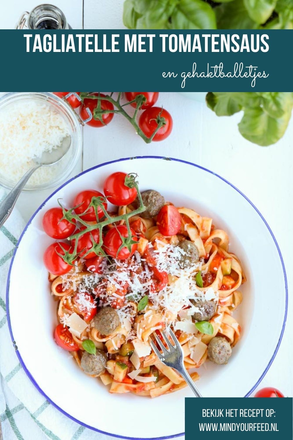 Tagliatelle met tomatensaus en gehakt, makkelijk recept voor pasta met tomatensaus en gehaktballetjes, snel recept, makkelijke pasta maaltijd