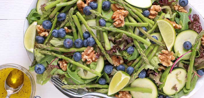 salade met groene asperges