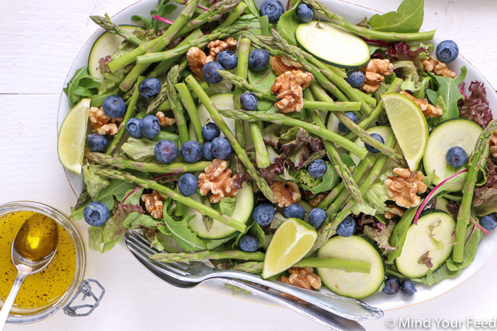 salade met groene asperges