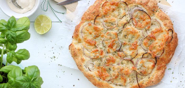 Italiaans platbrood, makkelijk snel recept voor foccacia met mozzarella en ui