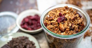 granola met gedroogde cranberries