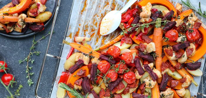 pompoen uit de oven, traybake pompoen, aardappels, kip, chorizo, ovenschotel pompoen