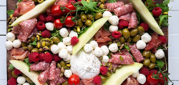 borrelplank met meloen en ham