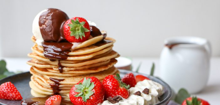 pannenkoeken met chocolade koffiesaus