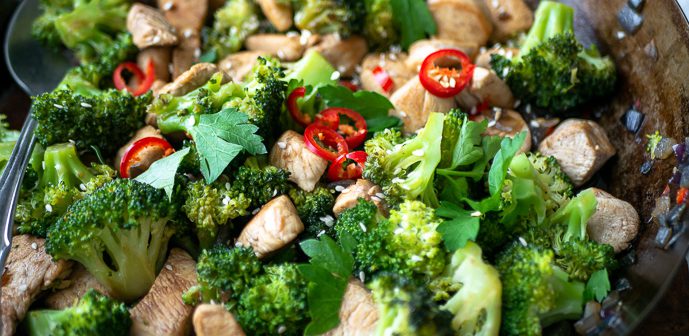 roerbak kip broccoli, makkelijk recept voor roerbak kip met broccoli, roerbak kip koolhydraatarm, roerbakgerechten