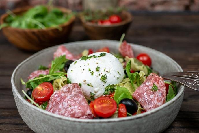 tortellini salade, pastasalade met tortellini, pasta salade, Italiaanse maaltijdsalade, maaltijd salade, zomer gerechten, zomer recepten