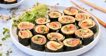 omelet sushi rolletjes met gerookte zalm