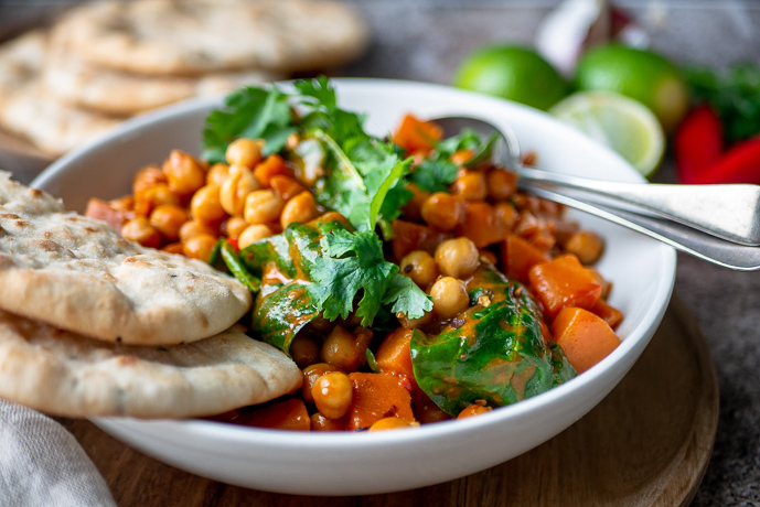 zoete aardappel curry, vegetarische curry met zoete aardappel en kikkererwten, recept, kikkererwten recepten