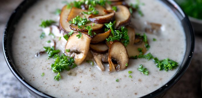 romige champignonsoep, champignonsoep makkelijk recept, zelf champignonsoep maken