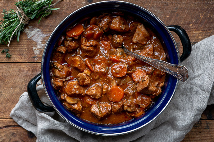 kalkoenstoofpotje, stoofvlees kalkoen, kalkoen stoofvlees, kalkoenvlees stoven, kerst, hoofdgerecht, hoofdgerecht met kalkoen