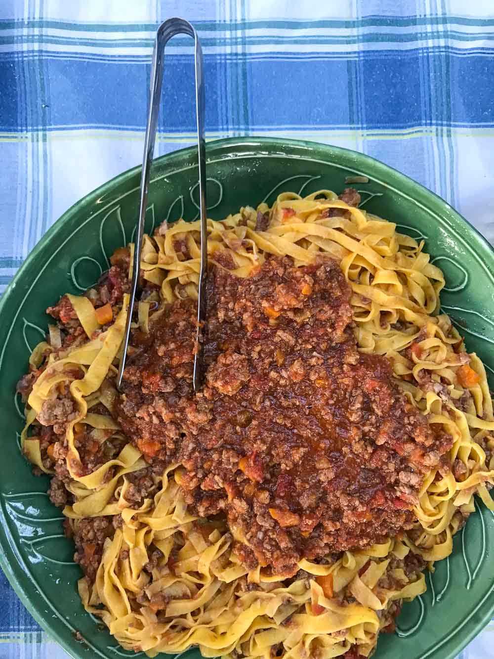 Bolognese saus, bolognesesaus, Klassieke Italiaanse pastasaus, traditioneel recept voor tomatensaus met gehakt