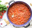 Bolognesesaus, bolognese saus, traditionele pastasaus, klassieke Italiaanse bolognesesaus, zelf pastasaus maken, Italiaanse pastasaus met gehakt