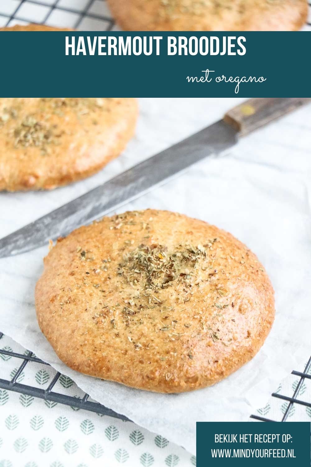 Havermoutbroodjes. Zachte broodjes van havermout en amandelmeel, met eieren en yoghurt. Heerlijk luchtig lunch broodje, glutenvrij