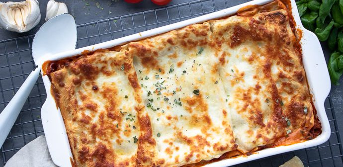 Lasagne Bolognese met bechamelsaus, traditionele Italiaanse lasagne