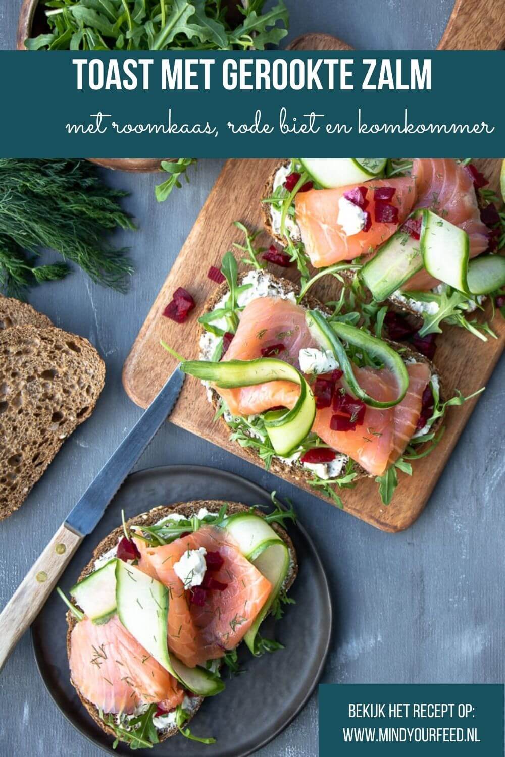 Toast met gerookte zalm, roomkaas en rode biet, lunch recept, broodje zalm met kruidenkaas, borrelhapje, toastje met zalm