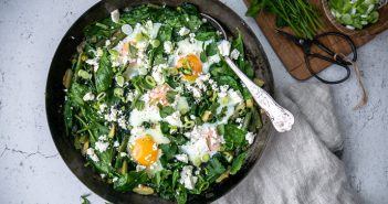 groene shakshuka, vegetarisch recept voor shakshuka met groenten