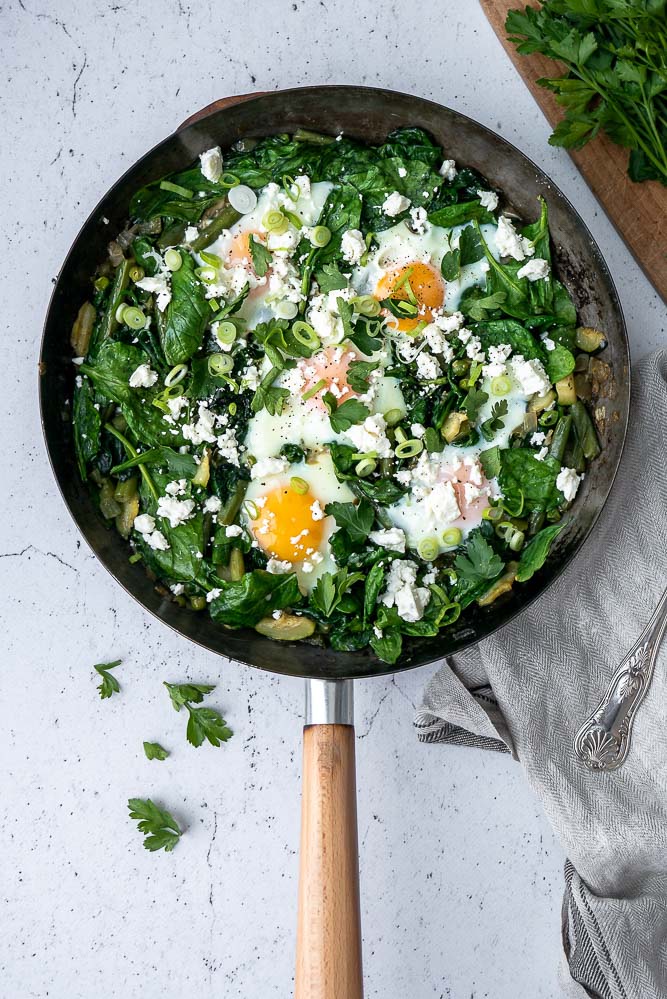 Groene shakshuka, vegetarisch recept voor shakshuka met groenten