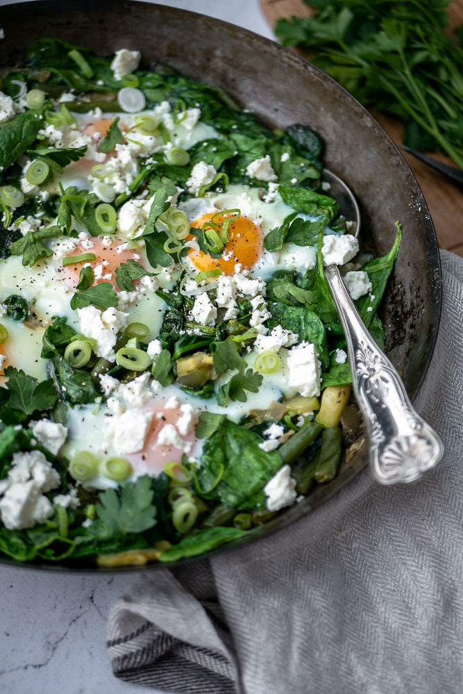 Groene shakshuka, vegetarisch recept voor shakshuka met groenten