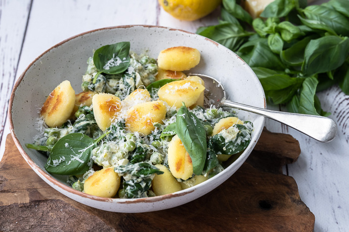 gebakken gnocchi met pesto en spinazie, gnocchi recept, gnocci, gnochi, gebakken gnocci