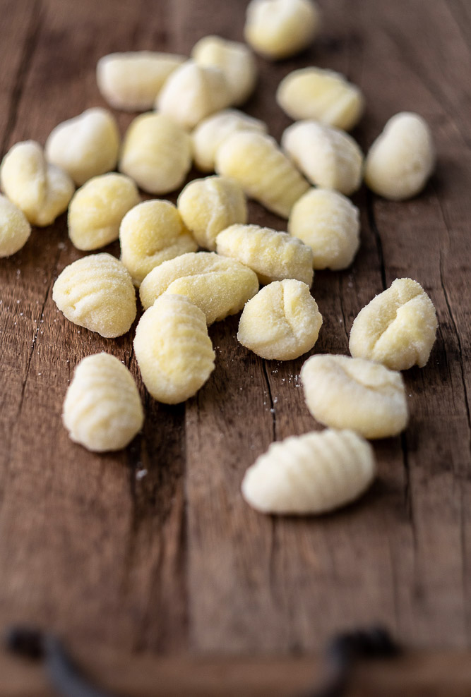 gnocchi met pesto en spinazie, wat is gnocchi, gebakken gnocchi recept