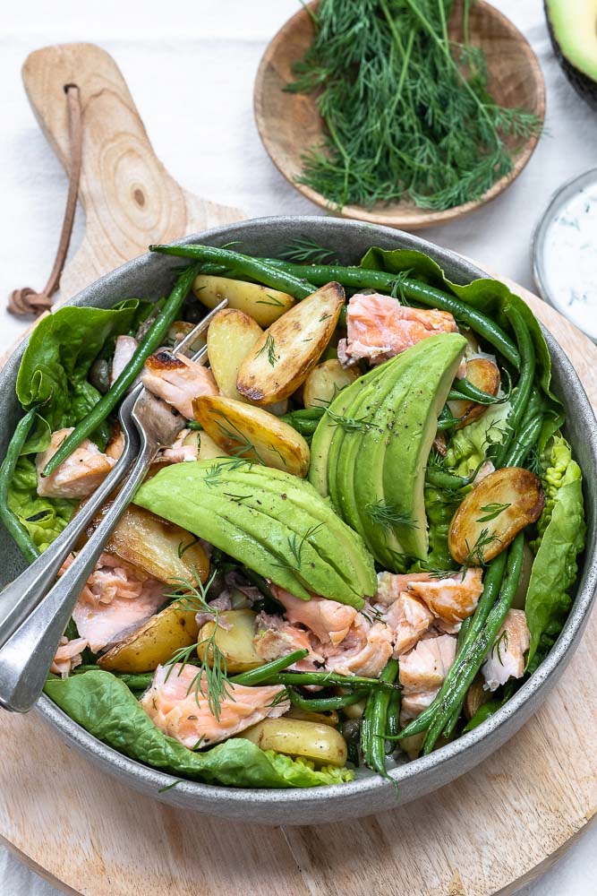 zalm uit de oven, krieltjes met zalm, aardappel salade met zalm uit de oven, met haricots verts en avocado