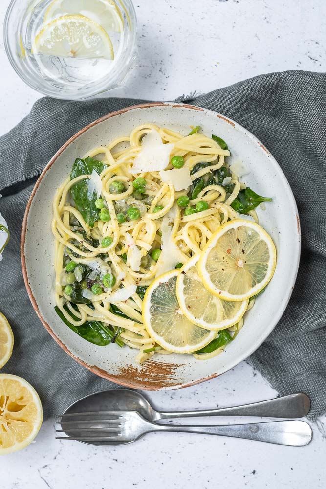 Pasta met citroen roomsaus en spinazie, pasta al Limone, klassieke Italiaanse pasta, pasta recepten