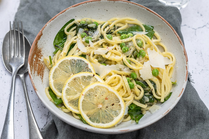 Pasta met citroen roomsaus en spinazie, pasta al Limone, klassieke Italiaanse pasta, pasta recepten