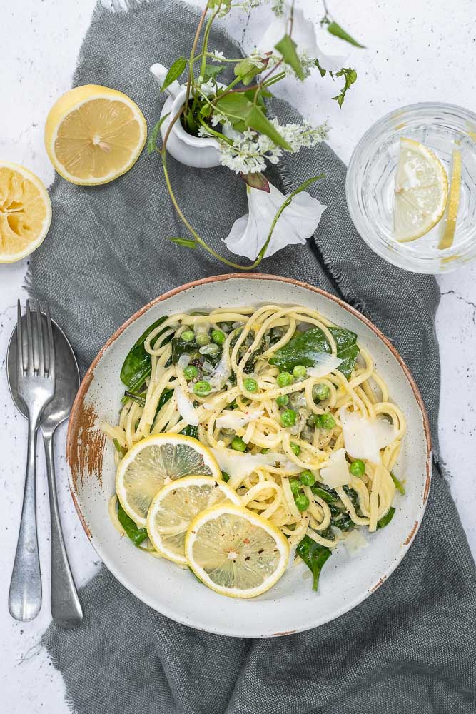 Pasta met citroen roomsaus en spinazie, pasta al Limone, klassieke Italiaanse pasta, pasta recepten