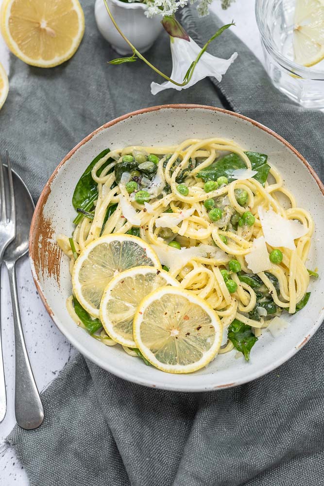 Pasta met citroen roomsaus en spinazie, pasta al Limone, klassieke Italiaanse pasta, pasta recepten