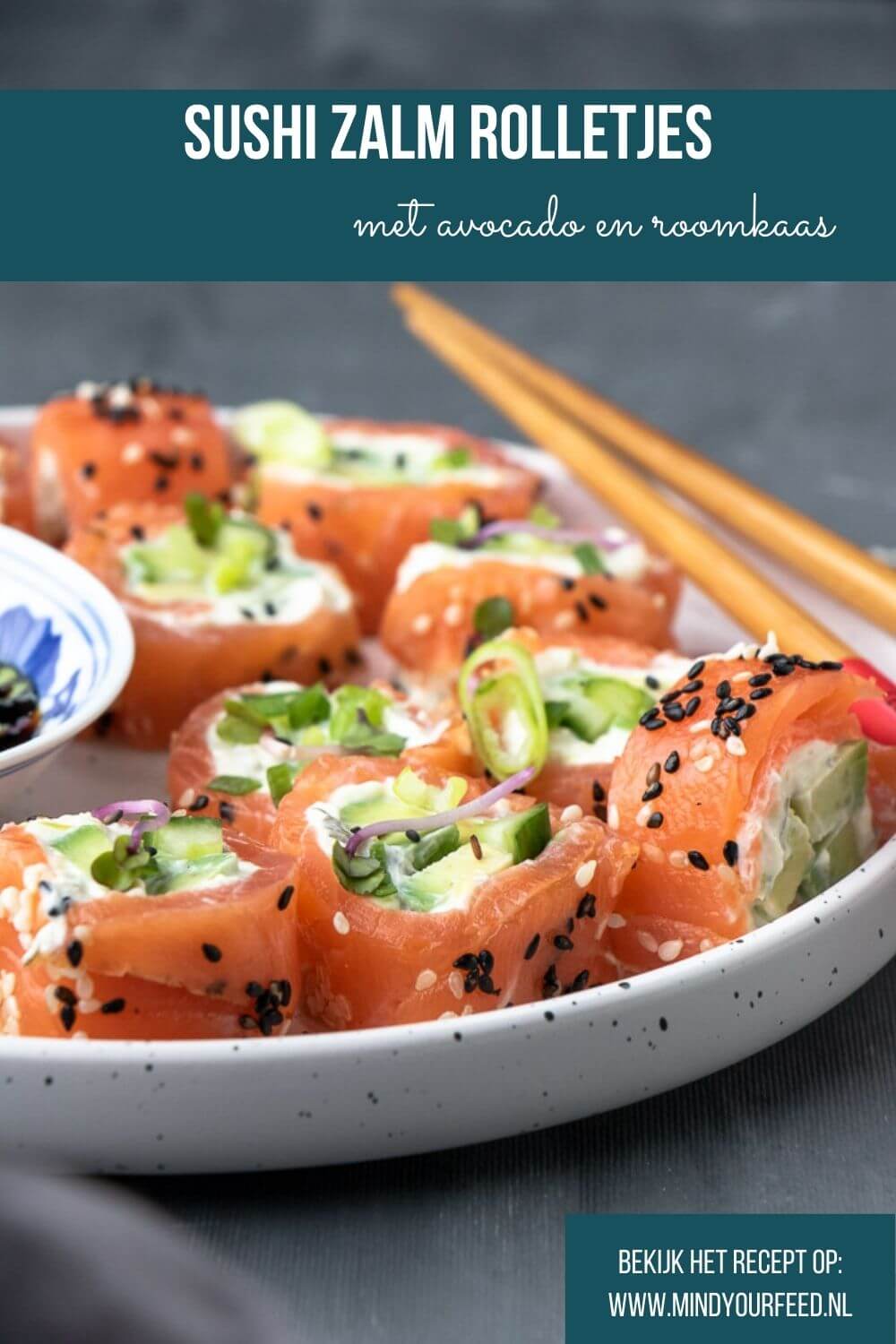 sushi zalm rolletjes met avocado en roomkaas, sushi recept, verse sushi maken, zonder nori vellen