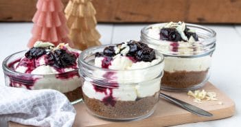 monchou toetje met speculaas, kersen en witte chocola, monchou in een glas, nagerecht, dessert