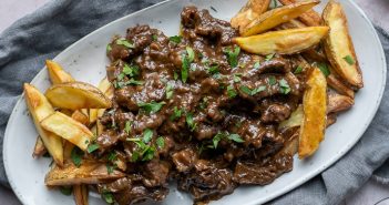 patatjes stoofvlees, limburgs zuurvlees, limburgs stoofvlees