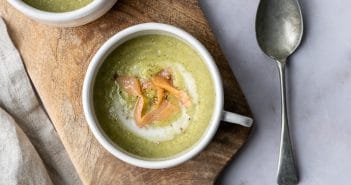Broccolisoep met zalm broccolisoep met zalm, makkelijk recept om zelf de lekkerste broccolisoep te maken. Met gerookte zalm en room.