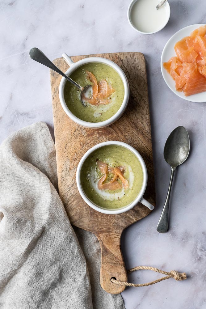 broccolisoep met zalm, makkelijk recept om zelf de lekkerste broccolisoep te maken. Met gerookte zalm en room.