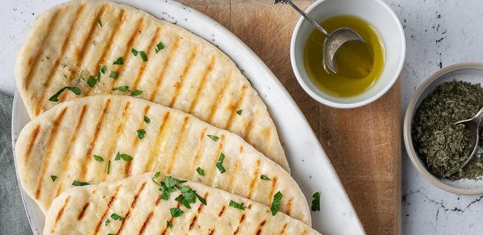 naan, naan brood, naanbrood recept, naan zelf bakken, naan met knoflook en koriander