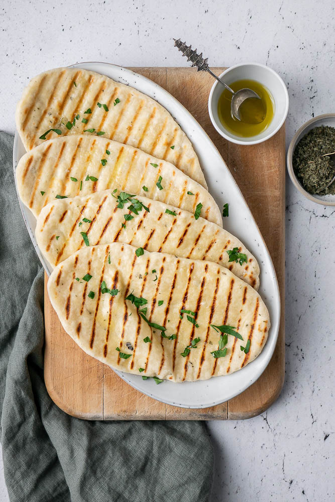 naan, naan brood, naanbrood recept, naan zelf bakken, naan met knoflook en koriander