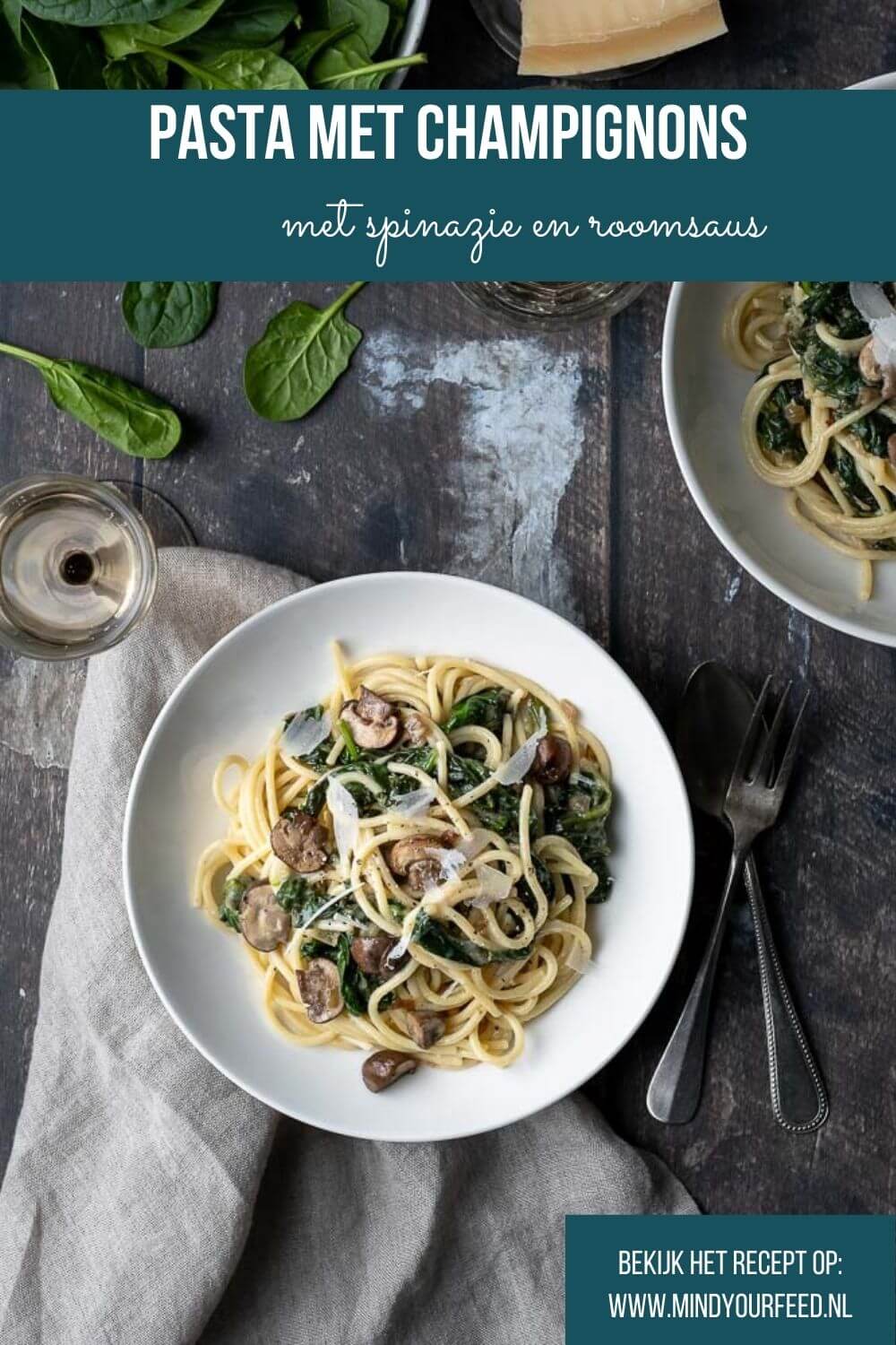 pasta met champignons, pasta met paddenstoelen, pasta met roomsaus, spaghetti met champignons en roomsaus, spinazie, vegetarisch pasta recept
