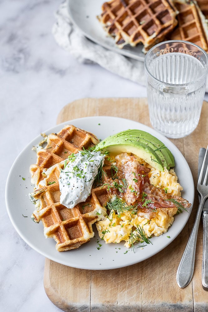 croissant wafels, croffles, wafels van croissantdeeg, danerolles wafels, hartige wafels