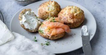 hartige scones met Parmezaanse kaas, scones met kaas, klassiek recept, scones met karnemelk