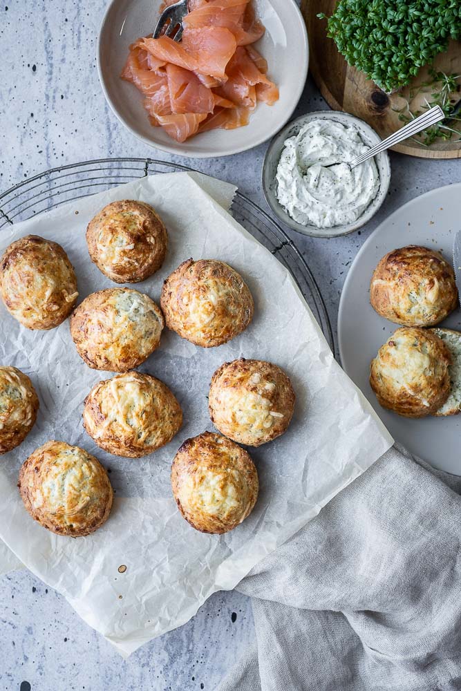 hartige scones met Parmezaanse kaas, scones met kaas, klassiek recept, scones met karnemelk