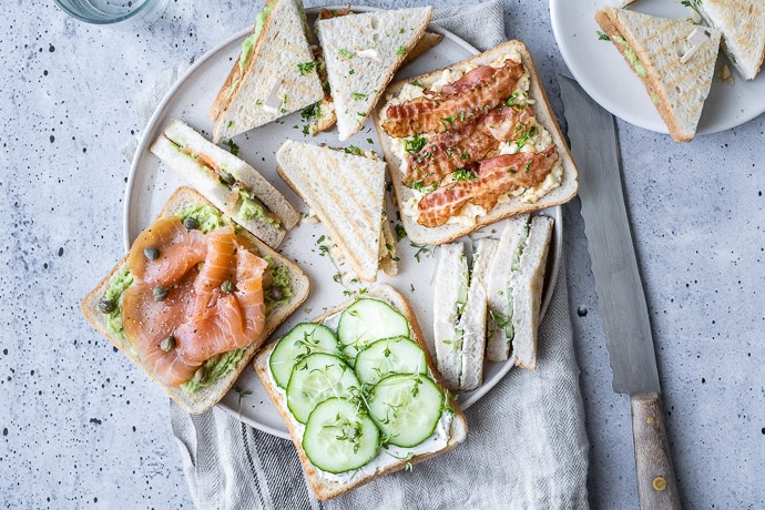 mini sandwich met roomkaas en komkommer, high tea hapjes