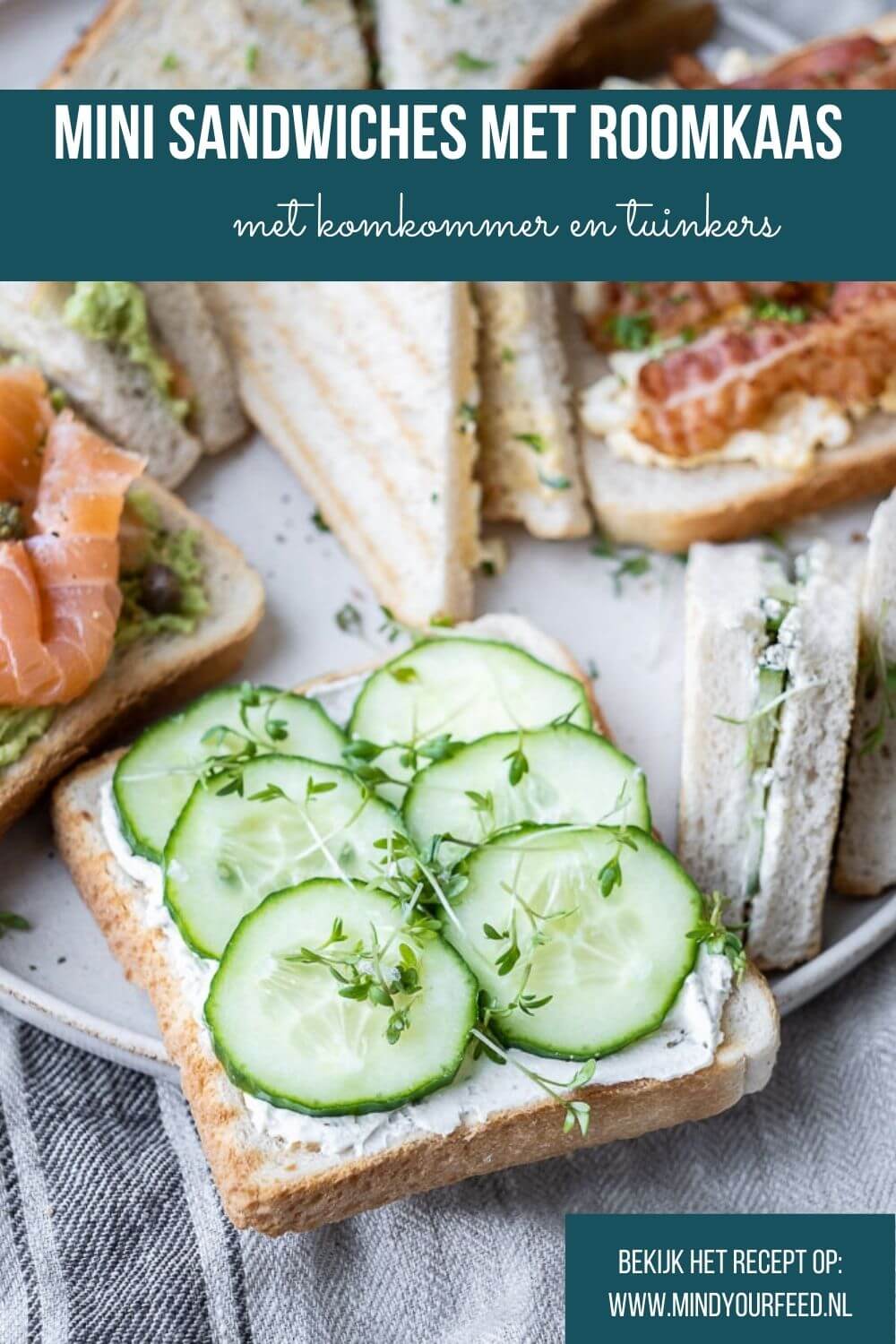 mini sandwich met roomkaas en komkommer