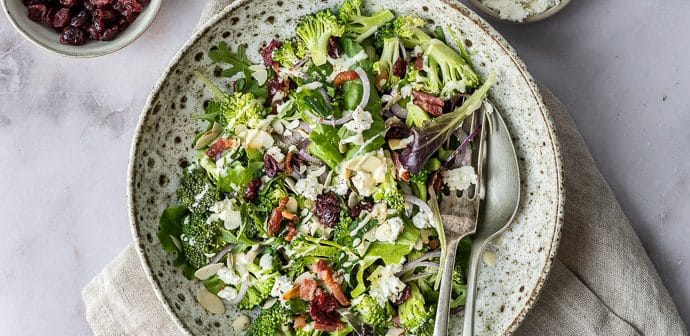 broccolisalade, broccoli salade, salade recept met broccoli, lunch salade broccoli, bijgerecht, bbq salade