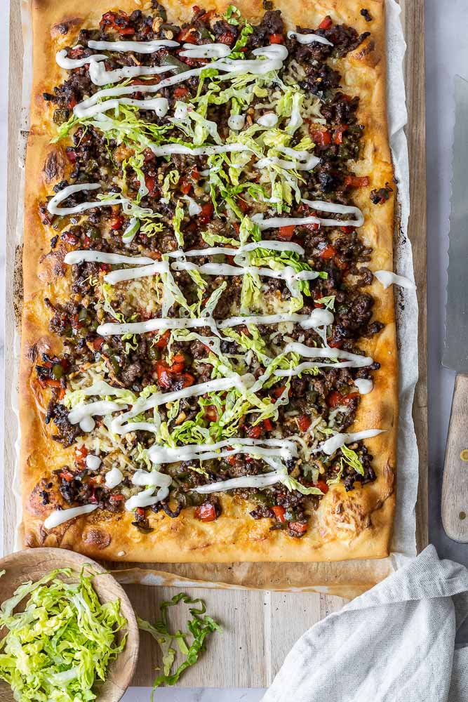 plaattaart met gehakt, plaattaart met pittig gehakt, plaatpizza met gehakt, Turkse plaattaart, plaattaart met Turks gehakt, Turkse pizza, Lahmacun recept