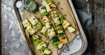 vegetarische bbq spiesjes met halloumi, halloumi spiesjes, spiezen, vegetarische bbq recepten