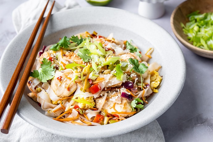 Pad thai met kip, recept Pad Thai, Thaise keuken, noedels met kip,