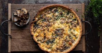 quiche met champignons en spinazie, vegetarische quiche met champignons, paddenstoelen quiche, hartige taart, herfst, recept