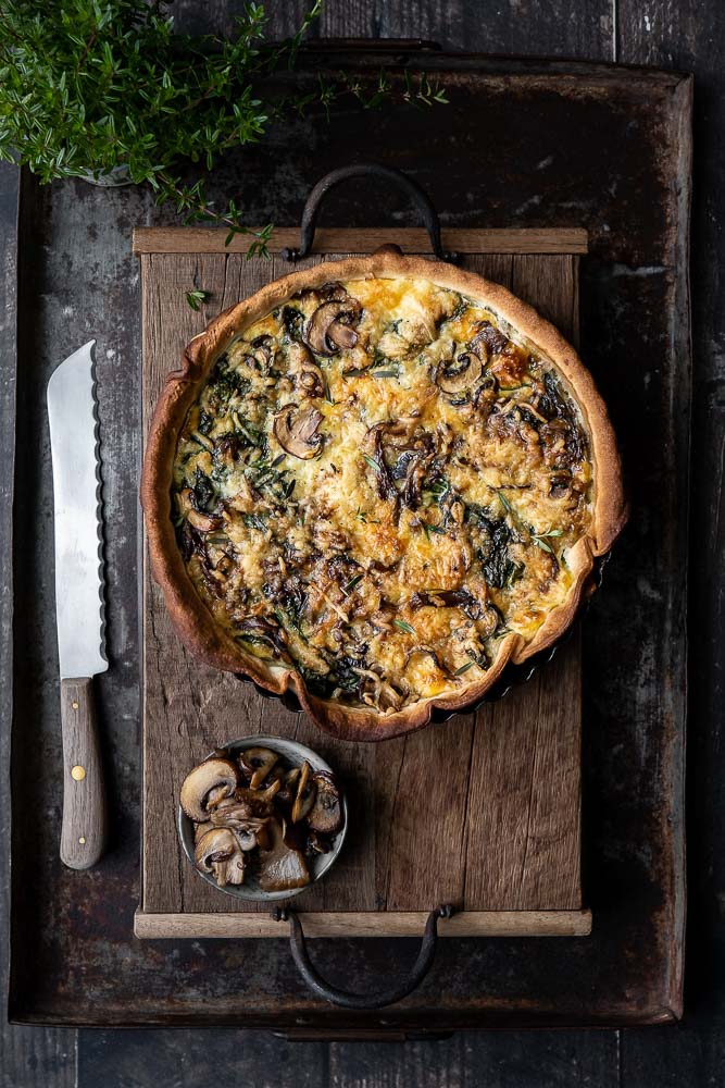 quiche met champignons en spinazie, vegetarische quiche met champignons, paddenstoelen quiche, hartige taart, herfst, recept