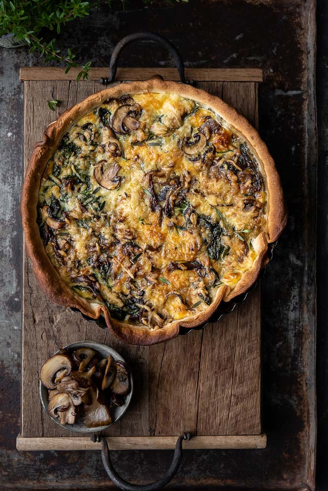 quiche met champignons en spinazie, vegetarische quiche met champignons, paddenstoelen quiche, hartige taart, herfst, recept