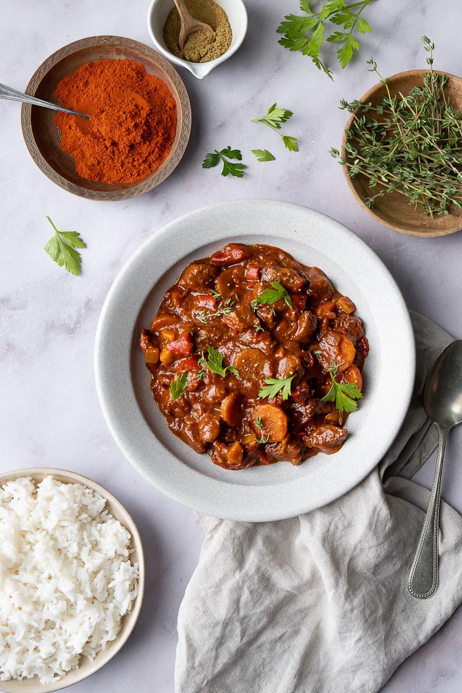 Hongaarse goulash, stoofschotel, Hongaars stoofvlees, stoofschotel met rundvlees en paprika